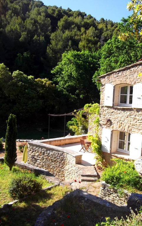 Гостевой дом La Bastide Du Vallon Saumane-de-Vaucluse Экстерьер фото